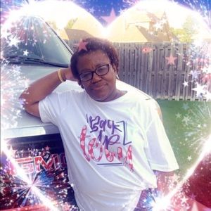 Meet your Posher, Angela